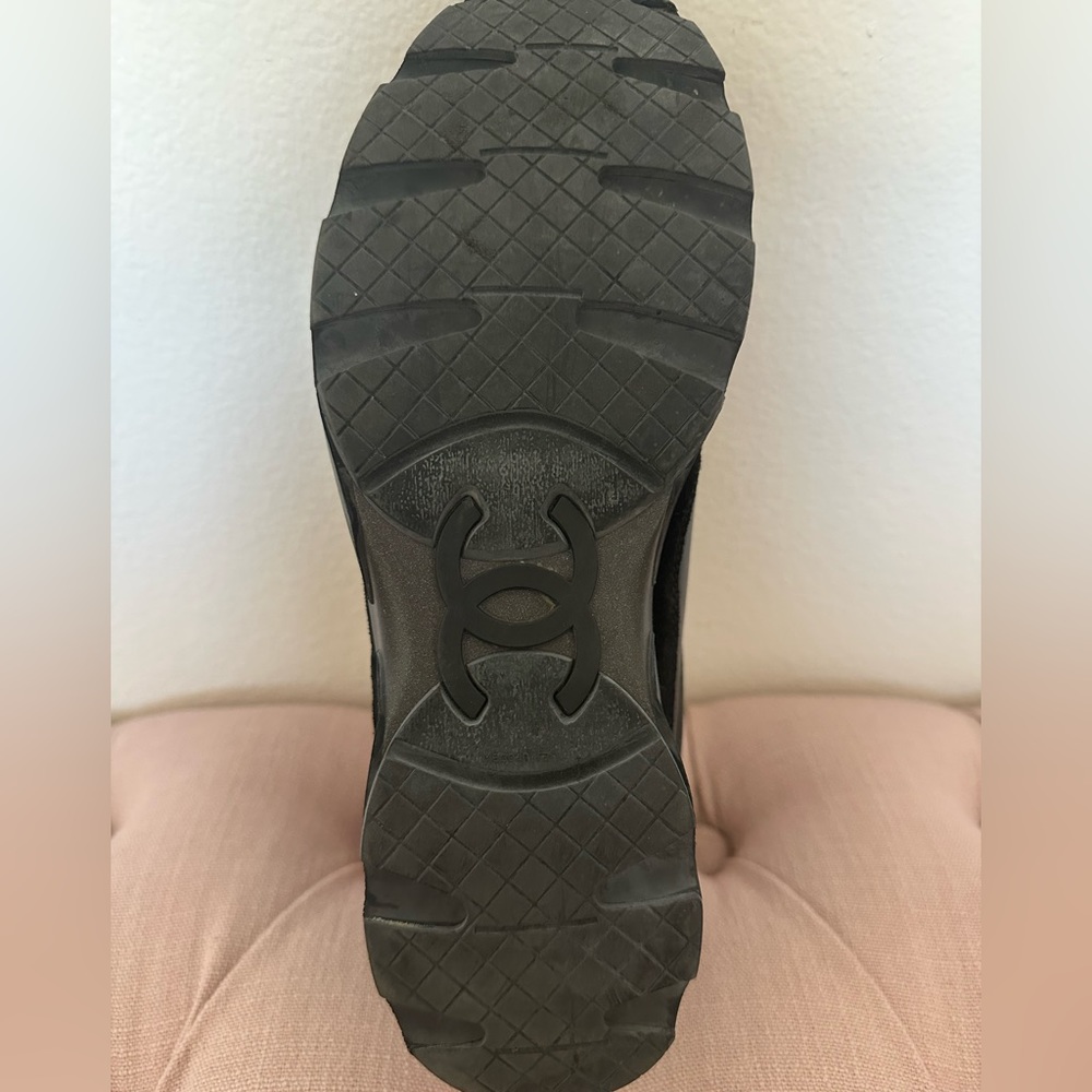 CHANEL black leather sneakers - Picture 6 of 9
